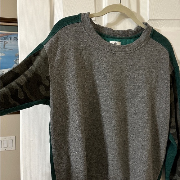 Sundry Tops - Sundry Camo / Gray / Dark Green Sweatshirt